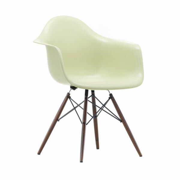 Vitra - Eames Fiberglass Armchair DAW