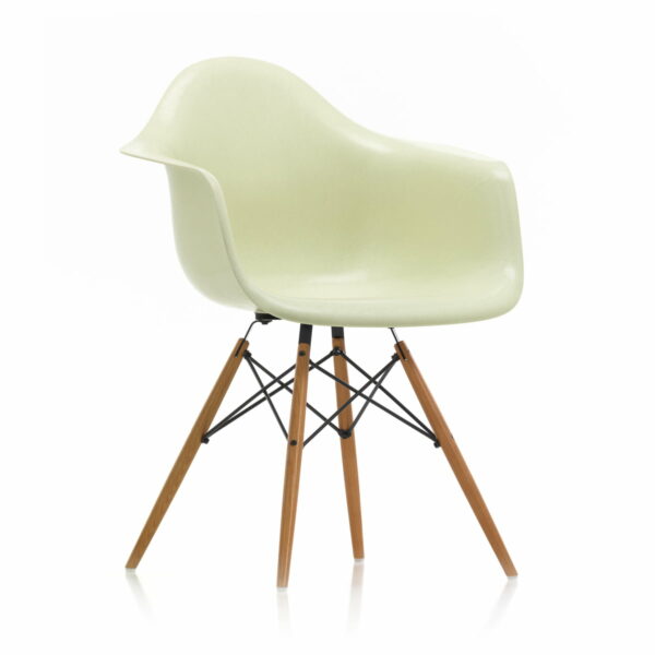 Vitra - Eames Fiberglass Armchair DAW