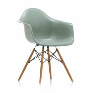 Vitra - Eames Fiberglass Armchair DAW