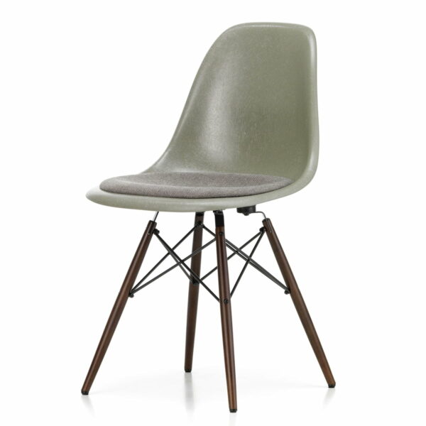 Vitra - Eames Fiberglass Side Chair DSW mit Sitzpolster